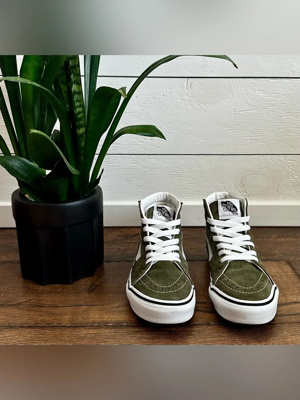 Vans Sk8-Hi Olive Green Suede High Top Sneakers Kids Size 2 EUC